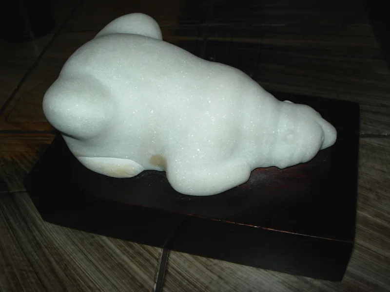 sculpture Polar Bear carrara marble 9 in.