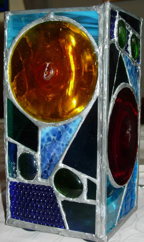 stained glass vase w circles 4x6x12